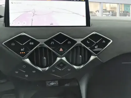 Photo 12 DS DS 3  BlueHDi 130 EAT8 Etoile