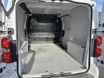 Photo 7 Citroën Jumpy  FGN M DIESEL 180 CH AUTOMAT.