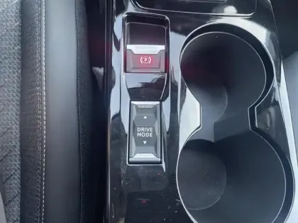 Photo 24 Peugeot 208  Hybrid 110 e-DCS6 série spéciale ENVY