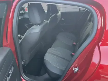 Photo 22 Peugeot 208  Hybrid 110 e-DCS6 série spéciale ENVY