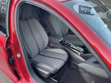 Photo 8 Peugeot 208  Hybrid 110 e-DCS6 série spéciale ENVY