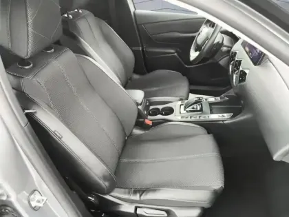 Photo 8 DS DS 3  Hybride 136 e-DCT6 Pallas