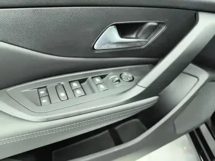 Photo 19 Peugeot 308  PureTech 130ch S&S BVM6 Allure Pack