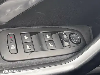 Photo 19 Peugeot 2008  1.2 PureTech 110ch S&S EAT6 Crossway