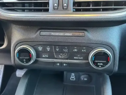 Photo 14 Ford Kuga  2.5 Duratec 190ch FHEV E85 Titanium BVA