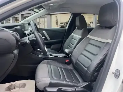 Photo 8 Citroën C4  PureTech 130ch S&S Shine