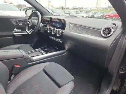 Photo 8 Mercedes GLA  200 d 150ch AMG Line 8G-DCT