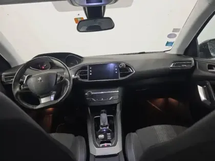 Photo 9 Peugeot 308  SW 1.2 PureTech 130ch E6.3 S&S Allure EAT8