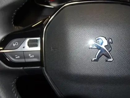 Photo 10 Peugeot 208  1.2 PureTech 100ch S&S Style 118g