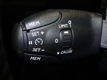 Photo 12 Peugeot 208  1.2 PureTech 100ch S&S Style 118g