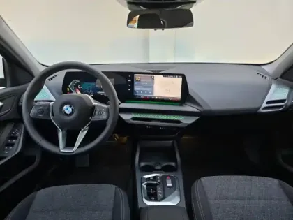 Photo 7 BMW Serie 1 Série 1 120dA 163ch M Sport Design DKG7