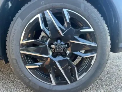 Photo 10 Peugeot 3008  1.2 Hybrid 136ch Allure e-DCS6