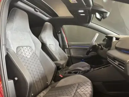 Photo 6 Volkswagen Golf  1.5 eTSI OPF 150ch R-Line DSG7