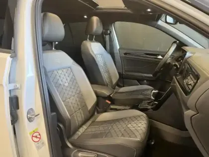 Photo 10 Volkswagen T-roc  2.0 TDI 150ch R-Line DSG7