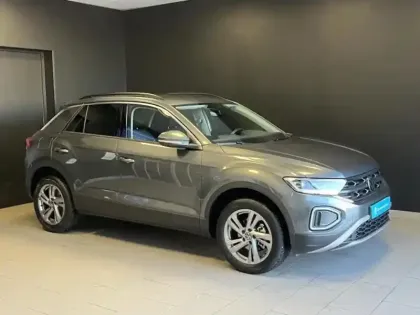 Photo 6 Volkswagen T-roc  1.5 TSI Evo2 150ch VW Edition DSG7