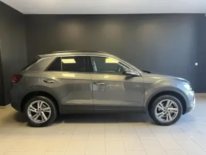 Photo 7 Volkswagen T-roc  1.5 TSI Evo2 150ch VW Edition DSG7