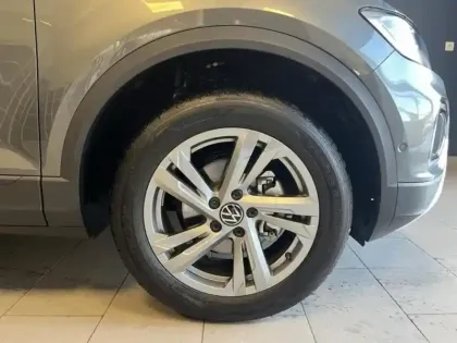 Photo 8 Volkswagen T-roc  1.5 TSI Evo2 150ch VW Edition DSG7