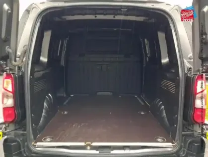 Photo 28 Peugeot Partner  Standard 650kg BlueHDi 130ch S&S Asphalt EAT8