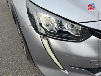 Photo 12 Peugeot 208  e- 136ch Style