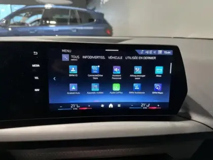 Photo 8 BMW Serie 1 Série 1 120A 170ch M Sport Design DKG7