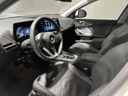 Photo 6 BMW Serie 1 Série 1 120A 170ch M Sport Design DKG7