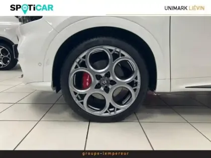 Photo 12 Alfa Romeo Tonale  1.5 Hybrid 160ch Tributo Italiano TCT