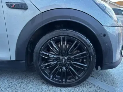 Photo 8 Mini Mini  5 Portes Cooper S 178ch Edition Premium Plus BVA7