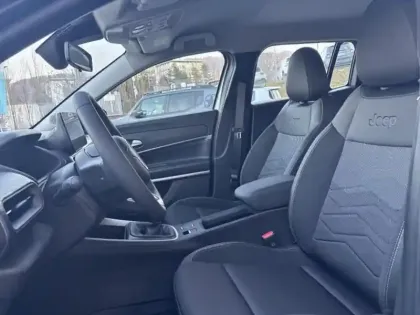 Photo 8 Jeep Avenger  1.2 Turbo T3 100ch Altitude