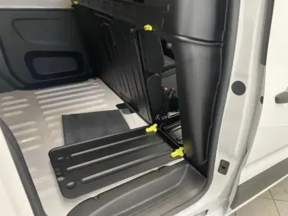 Photo 12 Peugeot Partner  XL Diesel 100ch Pack Premium Connect