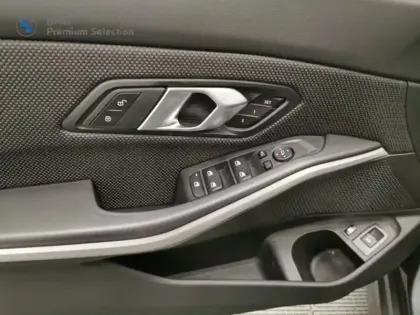 Photo 12 BMW Serie 3 Série 3 Touring 330eA 292ch Business Design