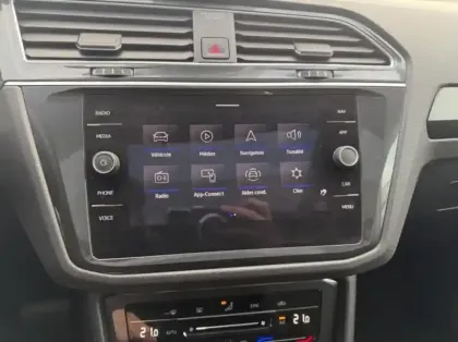 Photo 8 Volkswagen Tiguan  2.0 TDI 150ch Elegance DSG7