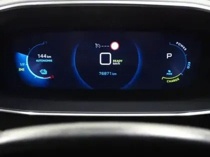 Photo 8 Peugeot 2008  e- 136ch GT