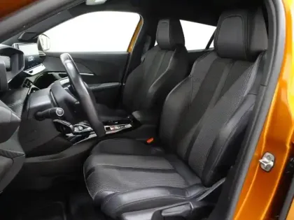 Photo 10 Peugeot 2008  e- 136ch GT