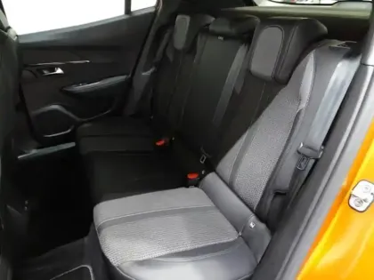 Photo 11 Peugeot 2008  e- 136ch GT