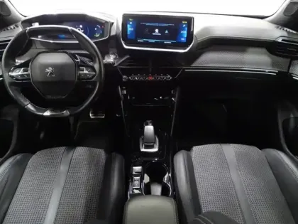 Photo 9 Peugeot 2008  e- 136ch GT