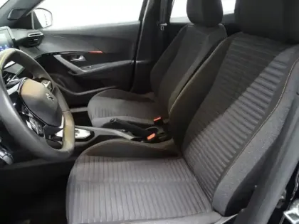 Photo 7 Peugeot 2008  1.2 PureTech 130ch S&S Active Pack EAT8