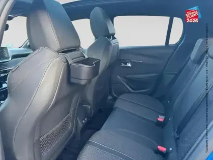 Photo 10 Peugeot 208  e- 136ch GT Camera