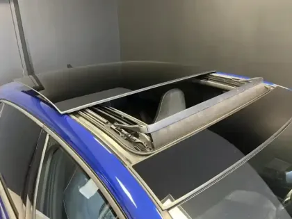 Photo 9 Volkswagen Golf  1.5 eTSI OPF 150ch R-Line DSG7