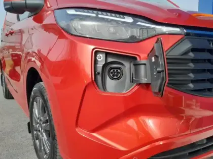 Photo 13 Ford Custom Gén. II Ph1 Limited 1