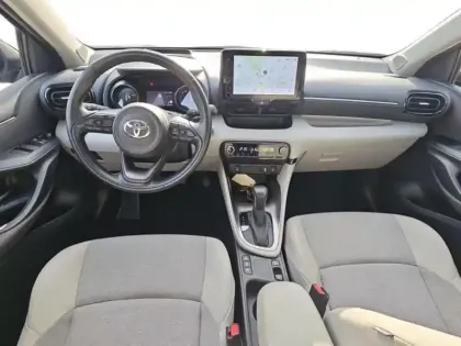 Photo 10 Toyota Yaris  116h Iconic 5p MY22