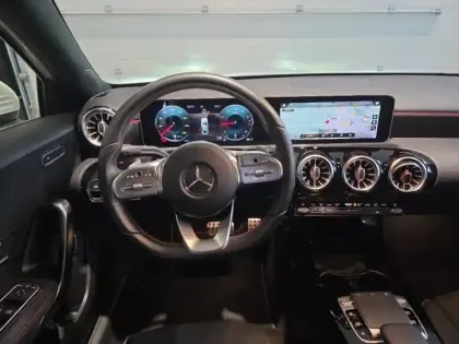 Photo 5 Mercedes Classe A  Berline 200 163ch AMG Line 7G-DCT