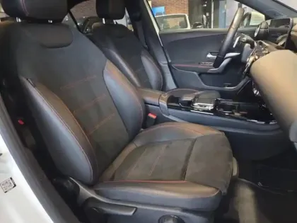 Photo 12 Mercedes Classe A  Berline 200 163ch AMG Line 7G-DCT