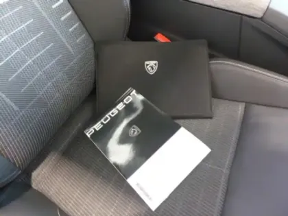 Photo 10 Peugeot 3008  1.2 Hybrid 136ch Allure e-DCS6