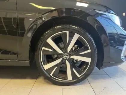 Photo 8 Volkswagen Golf  1.5 TSI EVO2 116ch VW Edition