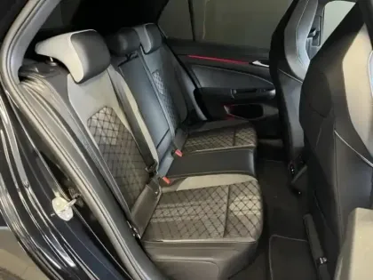 Photo 11 Volkswagen Golf  1.5 eTSI OPF 150ch R-Line DSG7