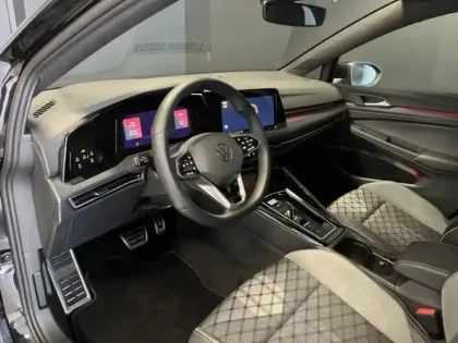 Photo 14 Volkswagen Golf  1.5 eTSI OPF 150ch R-Line DSG7