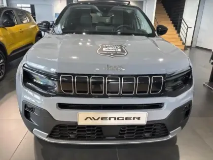 Photo 6 Jeep Avenger  1.2 Turbo T3 110ch MHEV Summit BVR6 eHybrid