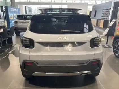 Photo 7 Jeep Avenger  1.2 Turbo T3 110ch MHEV Summit BVR6 eHybrid