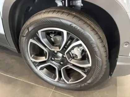 Photo 12 Jeep Avenger  1.2 Turbo T3 110ch MHEV Summit BVR6 eHybrid