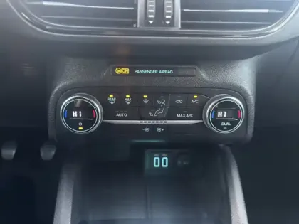 Photo 13 Ford Focus Berline ST-Line 1.0 125 ch